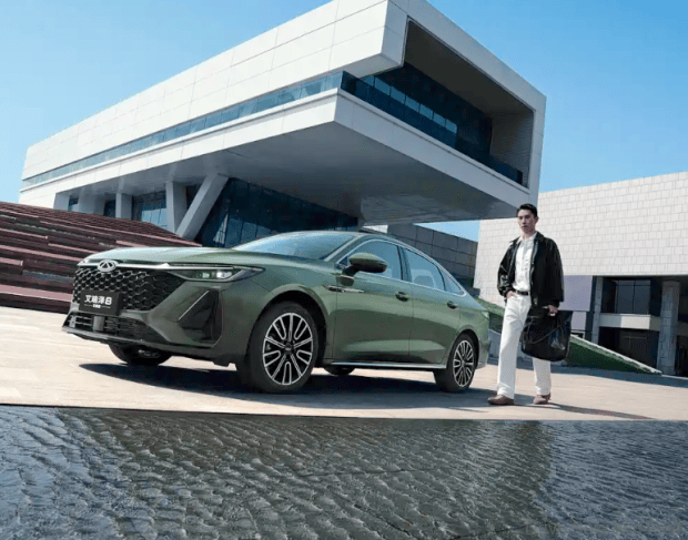 Chery Arrizo 8