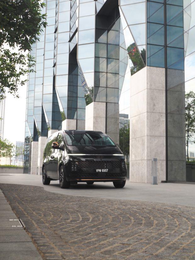 Hyundai Staria CKD in motion