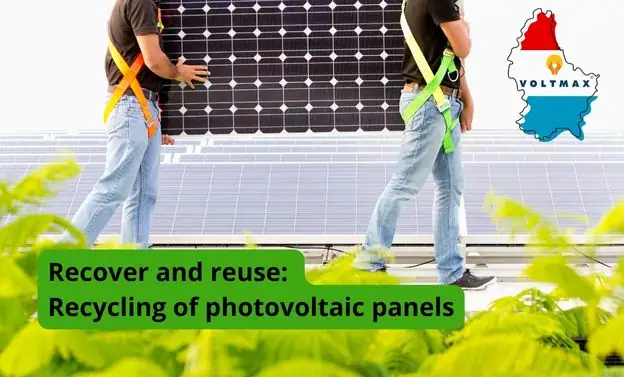 processus de recyclage des panneaux photovoltaïques avec texte en anglais