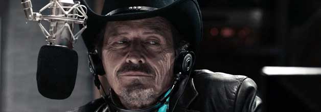 Wie einst bei "Krieg der Welten" : In Pontypool erlebt er Zuschauer den drohenden Weltuntergang fast ausschließlich durch die Schilderungen des Radiomoderators Grant Mazzy (Stephen McHattie).
