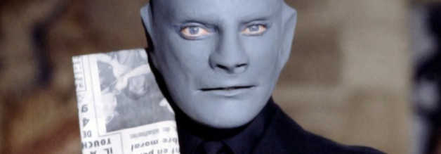 Fantomas (Jean Marais) ist über die Presse, die er erhält, nicht gerade erfreut.