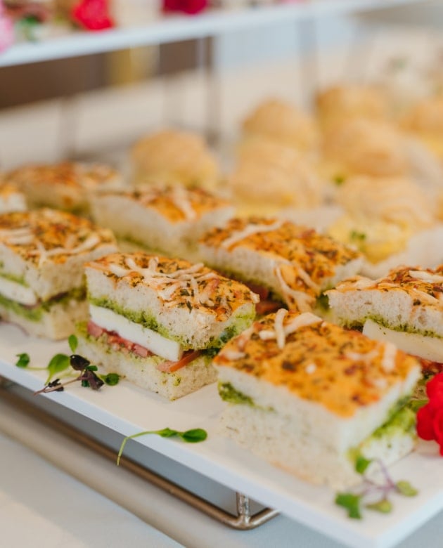 alt="Sommerfest Hamburg – Grillbuffet von Le Levant Catering"