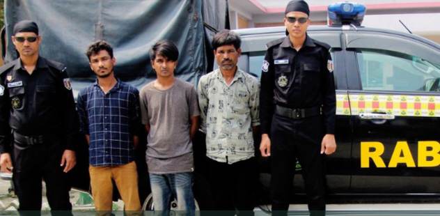 সিরাজগঞ্জে ফেন্সিডিল সহ তিন মাদক কারবারি আটক