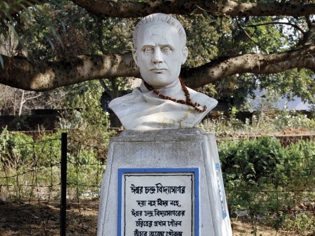 bust of Vidyasagar at Karmatar