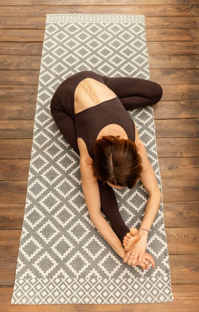 How to Choose a Yoga Mat (Without Losing Your Mind) 4