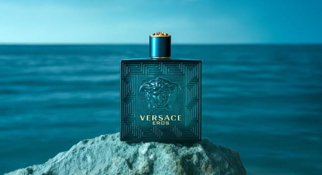 Versace Eros men’s cologne – aromatic, woody vanilla fragrance for men inspired by Greek mythology and modern masculinity