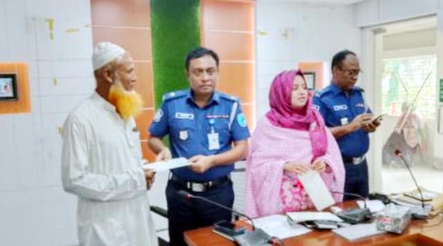 কালীগঞ্জে জুলাই স্মৃতি ফাউন্ডেশনের ১১ লাখ টাকার চেক ও ৫ লক্ষ্য টাকার সঞ্চয়পত্র বিতরণ