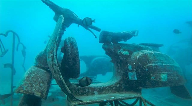 Underwater moped Gili T