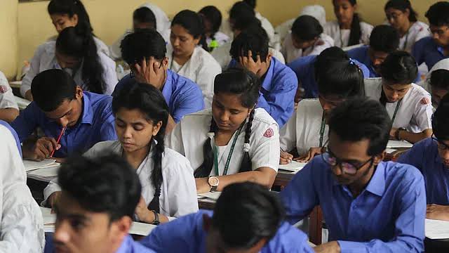 আগামী কাল থেকে শুরু হচ্ছে এসএসসি ও সমমান পরীক্ষা
