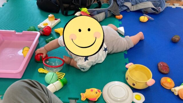 児童会館で遊ぶ幼児