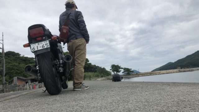 メッシュジャケットを着ている画像