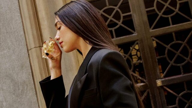 Discover the new LIBRE campaign by YSL Beauty, starring Dua Lipa and directed by Diana Kunst.