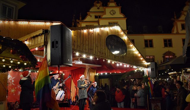 vielbunter Weihnachtsmarkt