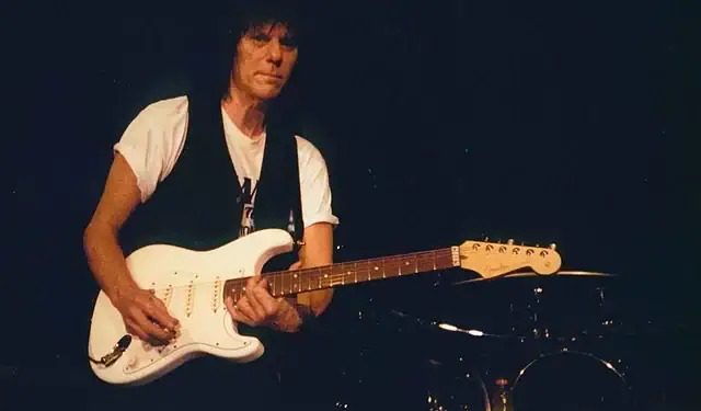 Jeff Beck est mort, il avait joué l'un de ses derniers concerts avec Johnny Depp à Marciac