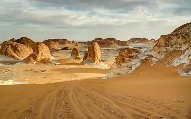Valley of Agabat during Bahariya Dakhla Oasis Tour