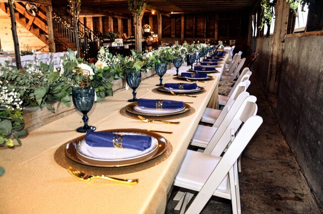 Blue and gold place settings