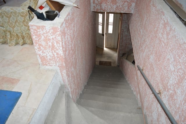 Livadia apartment for renovation