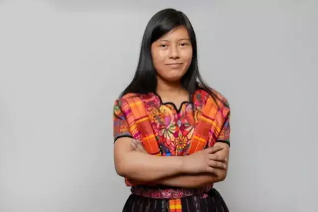vestimenta mujer maya