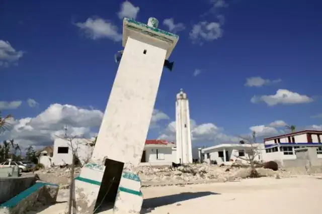 símbolo de fortaleza faro inclinado