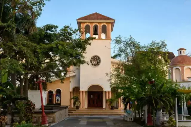 la iglesia de san José-puerto morelos.online