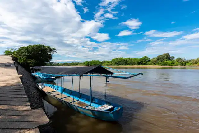 paseo en rio por lancha, en Estación Candelaria