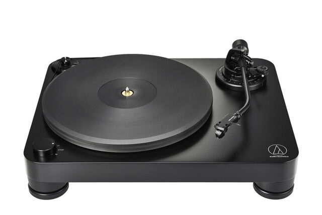 The Audio-Technica AT-LP7x is a very easy to use turntable.