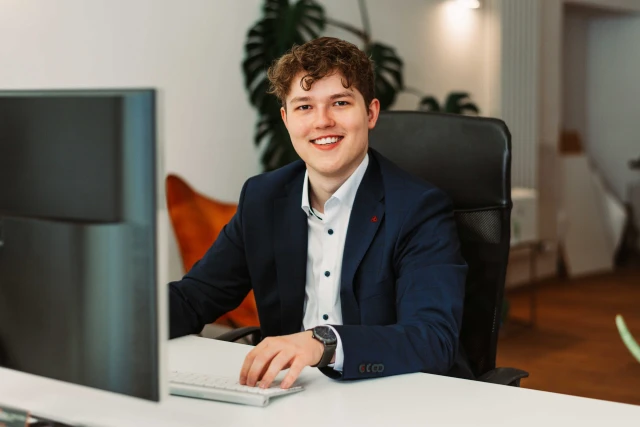 Florian Meisters ist Ihr Immobilienmakler aus Bayern –Kooperationspartner bei Hofmann GmbH & Co. KG als Selbstständiger Immobilienmakler (IHK)