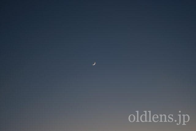 Leitz Elmar 5cm f3.5 作例 Leica ライカ 戦前エルマー50mm 夕方日没直前の白い三日月