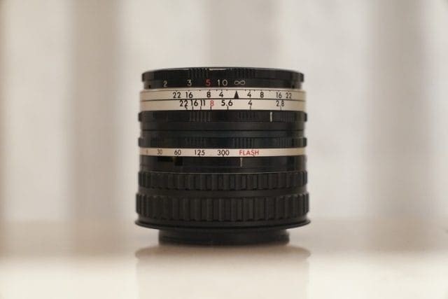 Som Berthiot 50mm f2.8 E改 オールドレンズ外観