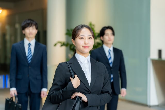 歩く就活生