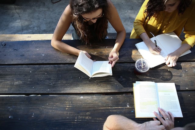Maximizing Productivity: A Guide to Integrating Mindfulness into your 9-5.