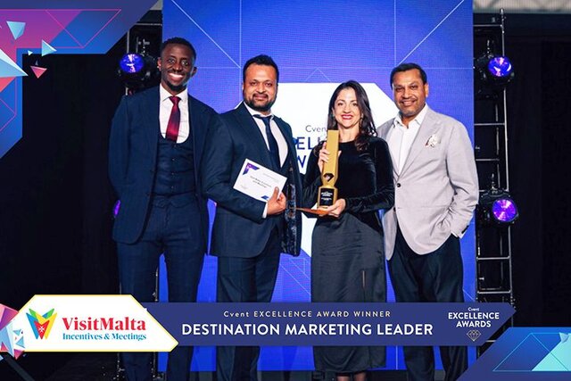 Málta Kongresszusi Iroda csapata nemzetközi marketingdíjat vesz át