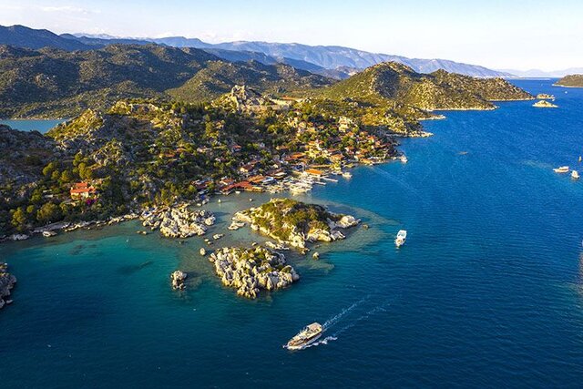 Kale Üçağız légi felvételen – a szépséges tengeri öböl tradicionális török házakkal