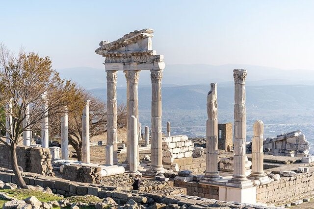 Pergamon ókori romjai Izmir közelében, a hét gyülekezet zarándokútjának egyik állomása Törökországban