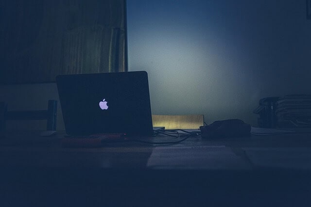 Automatizare marketing video cu InVideo AI si voci sintetice realiste pentru cresterea vizibilitatii online