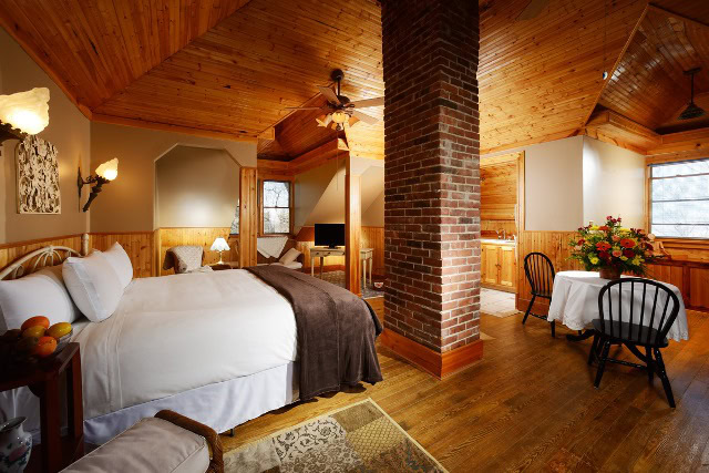 eureka springs vacation deal lookout cottages