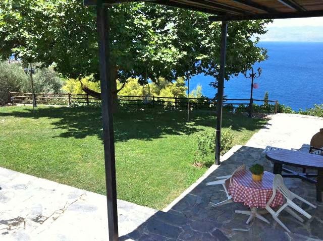 Derveni Villa Corinthia