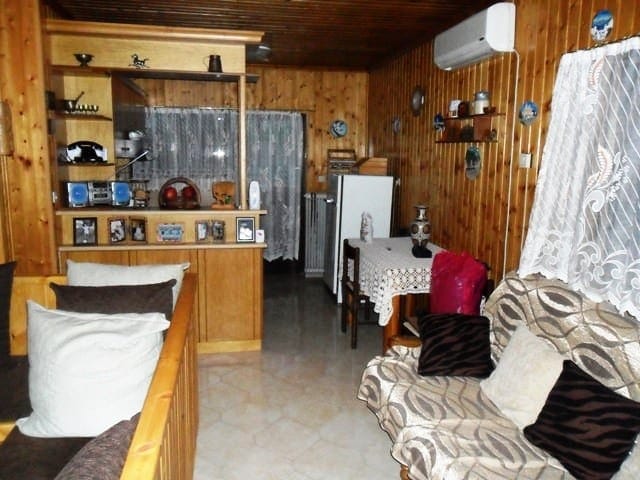 house with separate apartment at Dilesi