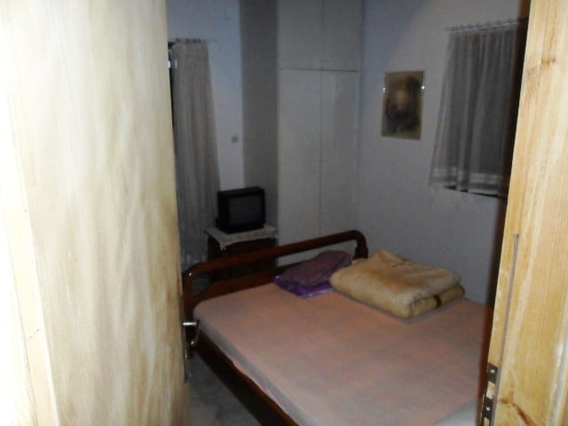 house with separate apartment at Dilesi