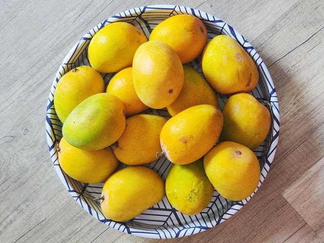 mango the summer fruit