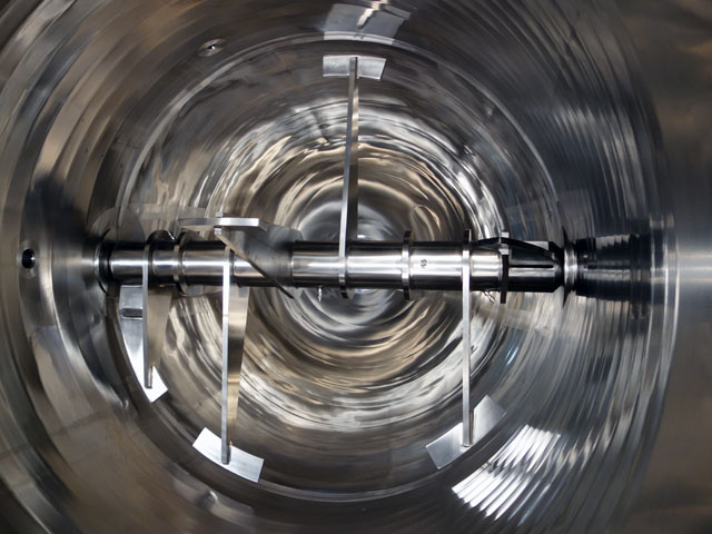Stock tank internal agitator