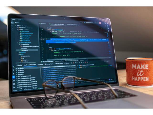 Gazduire web profesionala Hostico cu suport tehnic 24/7 si viteza NVMe pentru afaceri online 2026