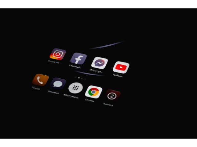 Interfața Tube Magic AI pentru optimizarea canalelor YouTube și generarea automată de idei virale prin inteligență artificială.