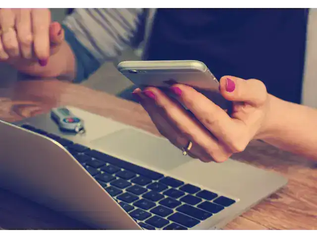 Funcții software Apploadyou: e-commerce, notificări push și panou reseller aplicații mobile