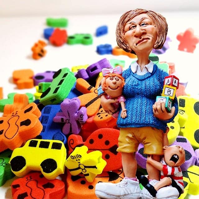Funciones de una niñera: las tareas del cuidador de niños