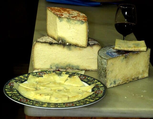queso-Gamonedo-o-Gamoneu-Picos-de-Europa-marcosplanet