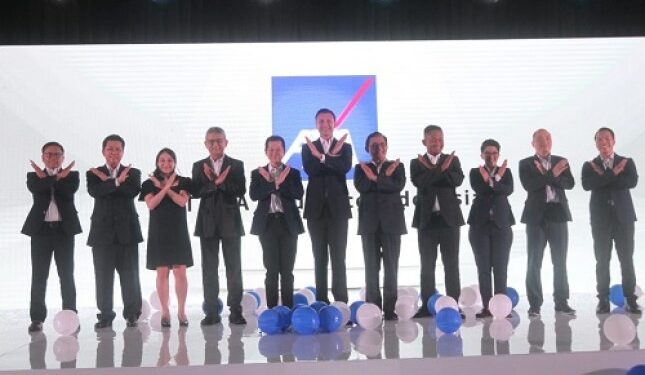 Jajaran komisaris dan Direksi AXA Insurance - sumber- industry.co.id