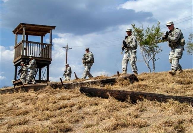 Soldados en un ejercicio de entrenamiento militar