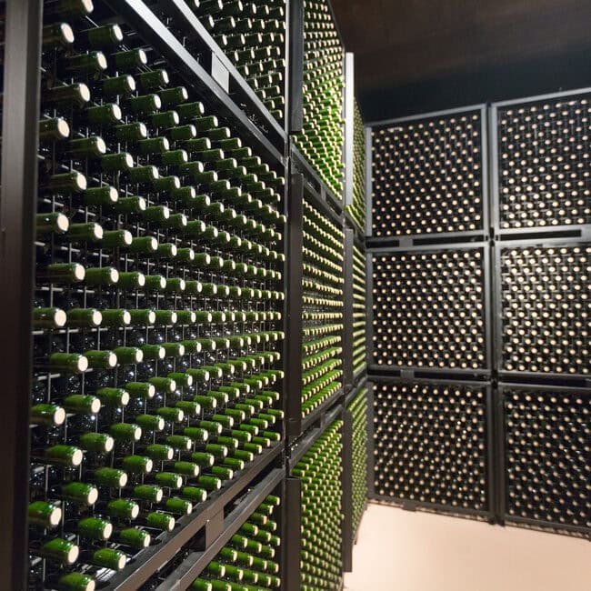 pavimento in resina per magazzino bottiglie in cantina vinicola