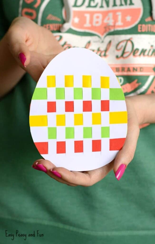 paper weaving easter egg craft